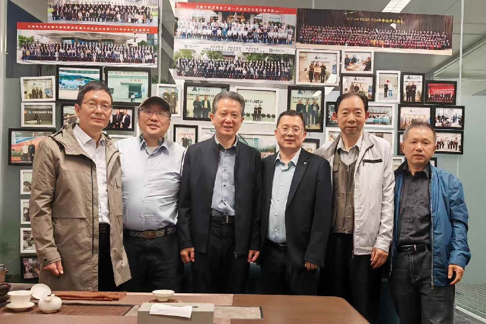 熱烈歡迎江蘇省企業發展戰略研究會常務副會長兼秘書長何春銀一行蒞臨阿凡達網絡參觀指導